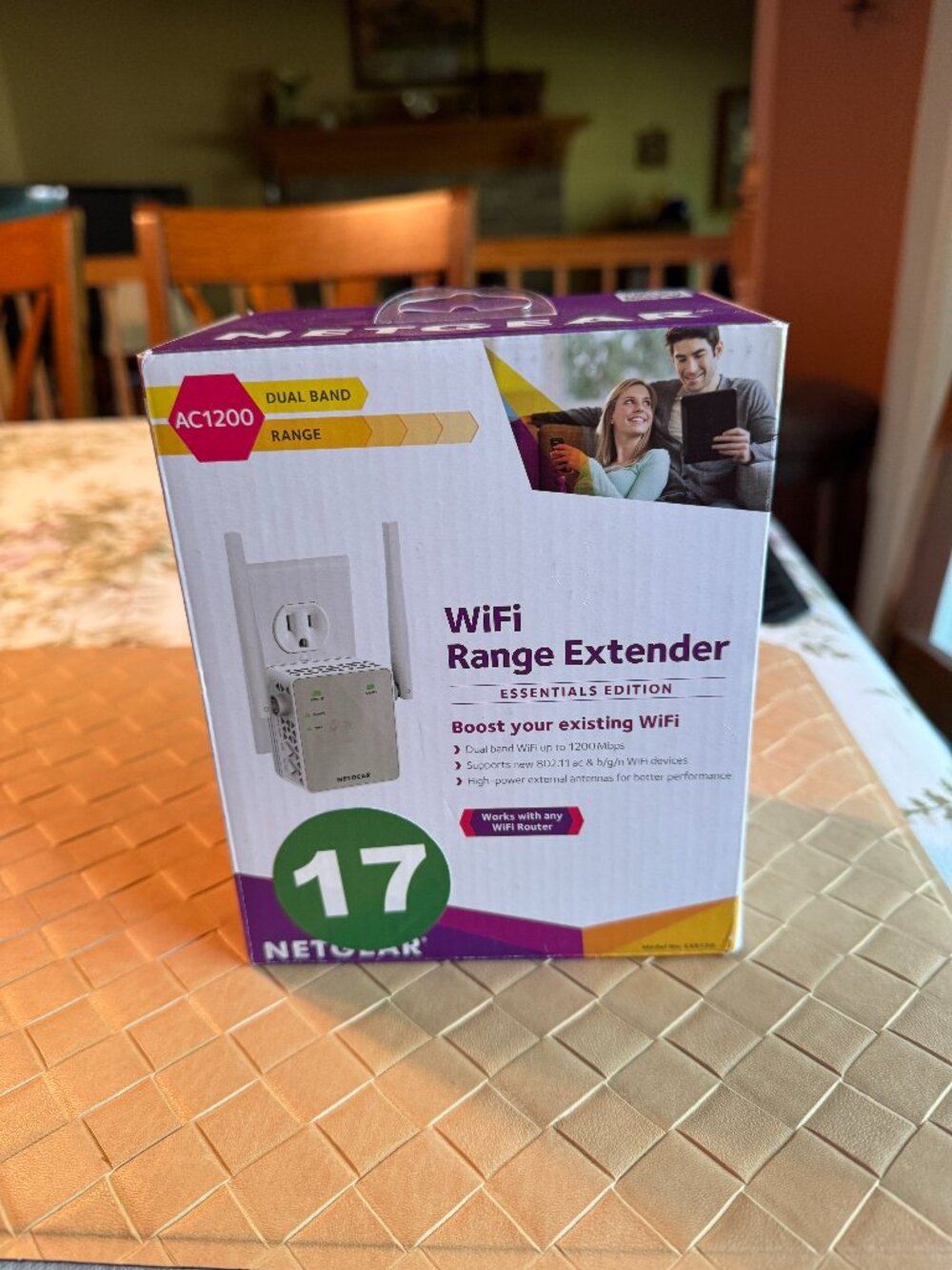 NETGEAR Wi-Fi Range Extender EX6120 Coverage up to 1200 sq.ft. and 20 devices